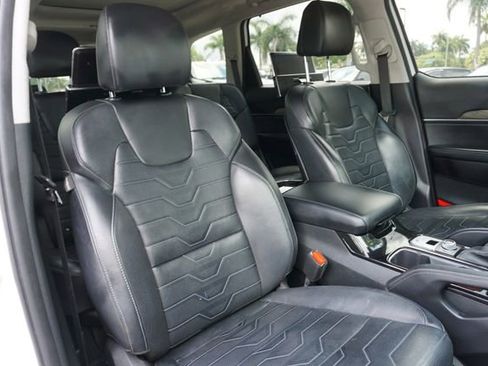 Used 2022 Kia Telluride SX w/ SX Prestige Package AWD/4WD image 2