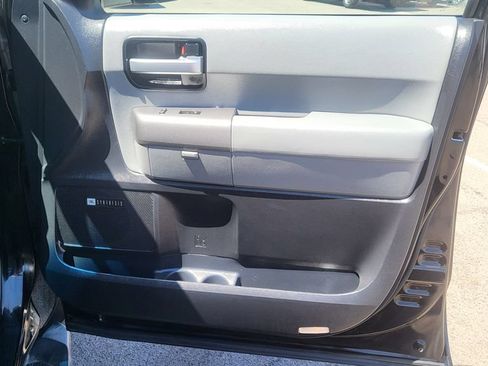 Used 2016 Toyota Sequoia Limited w/ Safety & Convenience Package AWD/4WD image 19