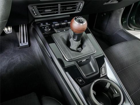 Certified 2026 Porsche 911 Carrera RWD image 19