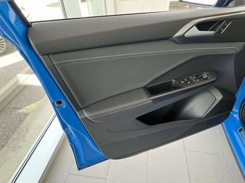 New 2025 Volkswagen Taos SE AWD/4WD image 12