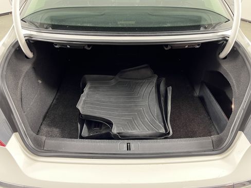 Used 2013 Volkswagen CC Sport image 28