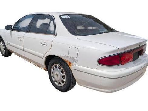 Used 2001 Buick Century Custom w/ Premium Pkg FWD image 3