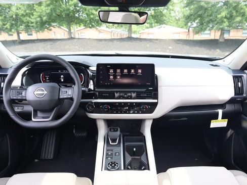 New 2026 Nissan Pathfinder SL w/ SL Premium Package AWD/4WD image 24
