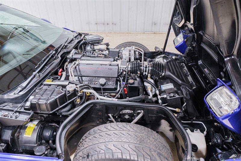 Used 1995 Chevrolet Corvette Coupe RWD image 30