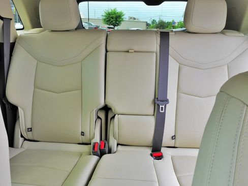 Used 2021 Cadillac XT5 Premium Luxury w/ LPO, Floor Liner Package FWD image 31