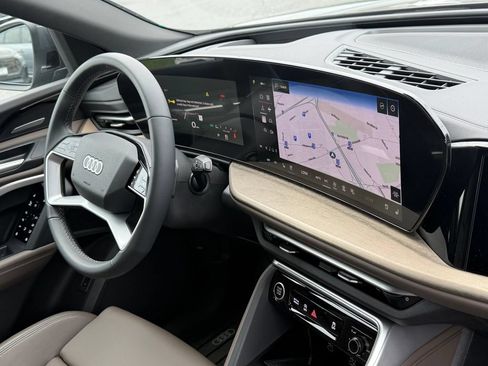 Certified 2025 Audi Q5 Prestige AWD/4WD image 13