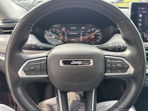 Used 2022 Jeep Compass Limited w/ Sun and Sound Group image 17