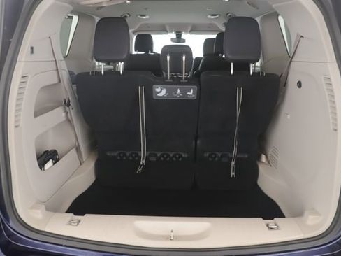 Used 2019 Chrysler Pacifica Touring-L image 28