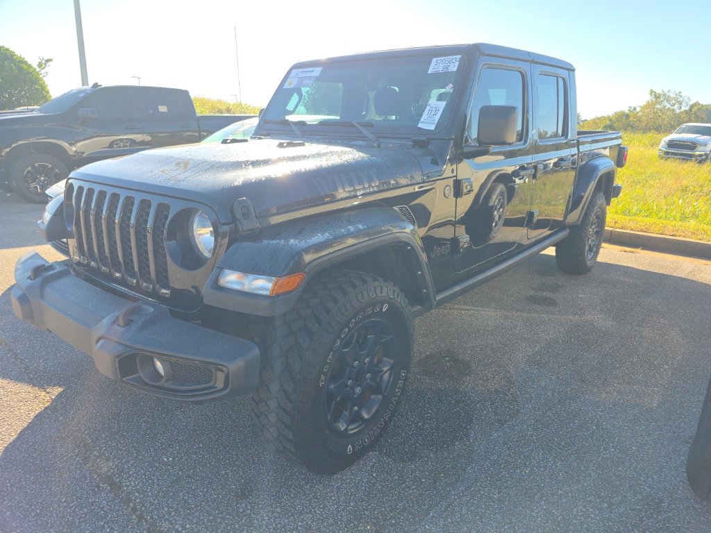 Used 2023 Jeep Gladiator Sport AWD/4WD image 2