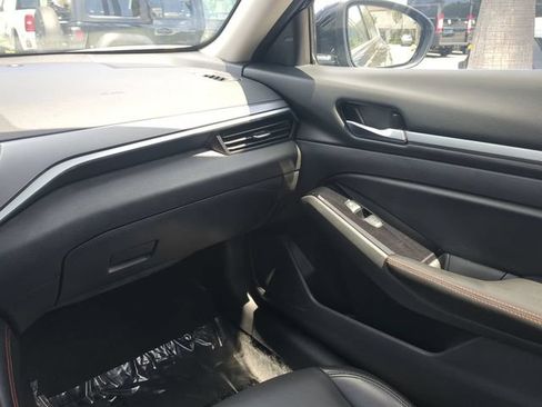 Used 2024 Nissan Altima 2.5 SR FWD image 18