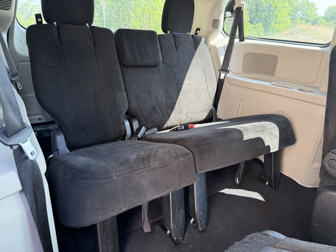 Used 2013 Dodge Grand Caravan SXT FWD image 28