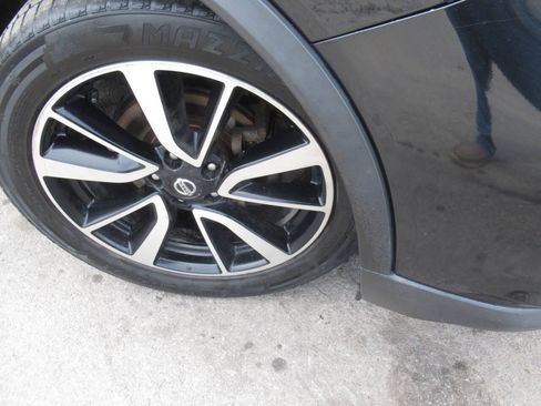 Used 2018 Nissan Rogue AWD image 4