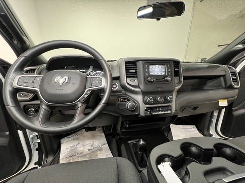 Used 2024 RAM 2500 Tradesman w/ Chrome Appearance Group image 7