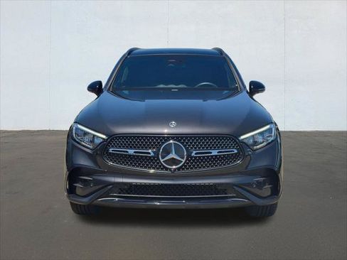 Used 2025 Mercedes-Benz GLC 300 image 2