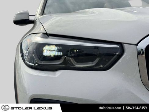 Used 2022 BMW X5 xDrive40i w/ Premium Package AWD/4WD image 12