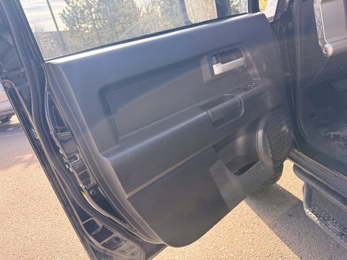 Used 2012 Toyota FJ Cruiser Base image 10