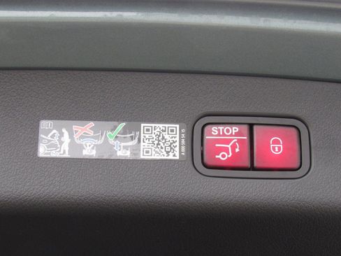 New 2026 Mercedes-Benz GLC 300 4MATIC image 23