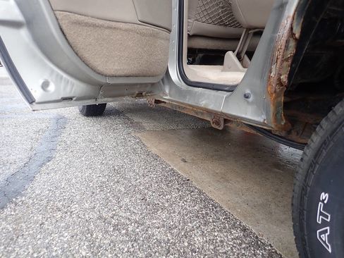 Used 1999 Chevrolet Tahoe Z71 w/ Preferred Equipment Group image 18