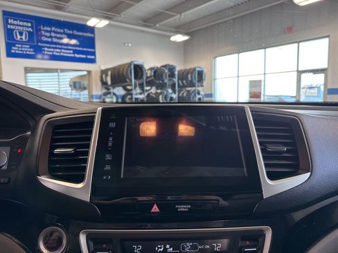 Used 2016 Honda Pilot Touring image 10