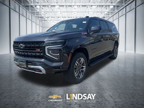 Used 2025 Chevrolet Suburban Z71 image 1