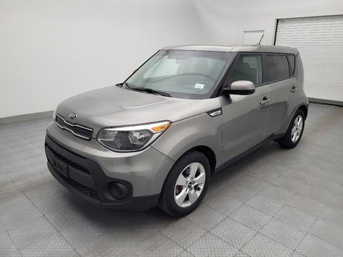 Used 2019 Kia Soul w/ Convenience Package FWD image 2