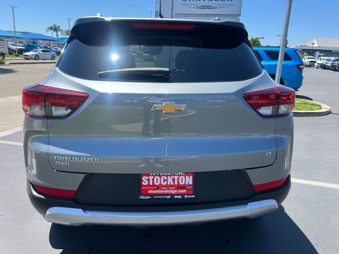 Used 2025 Chevrolet TrailBlazer LT AWD/4WD image 16