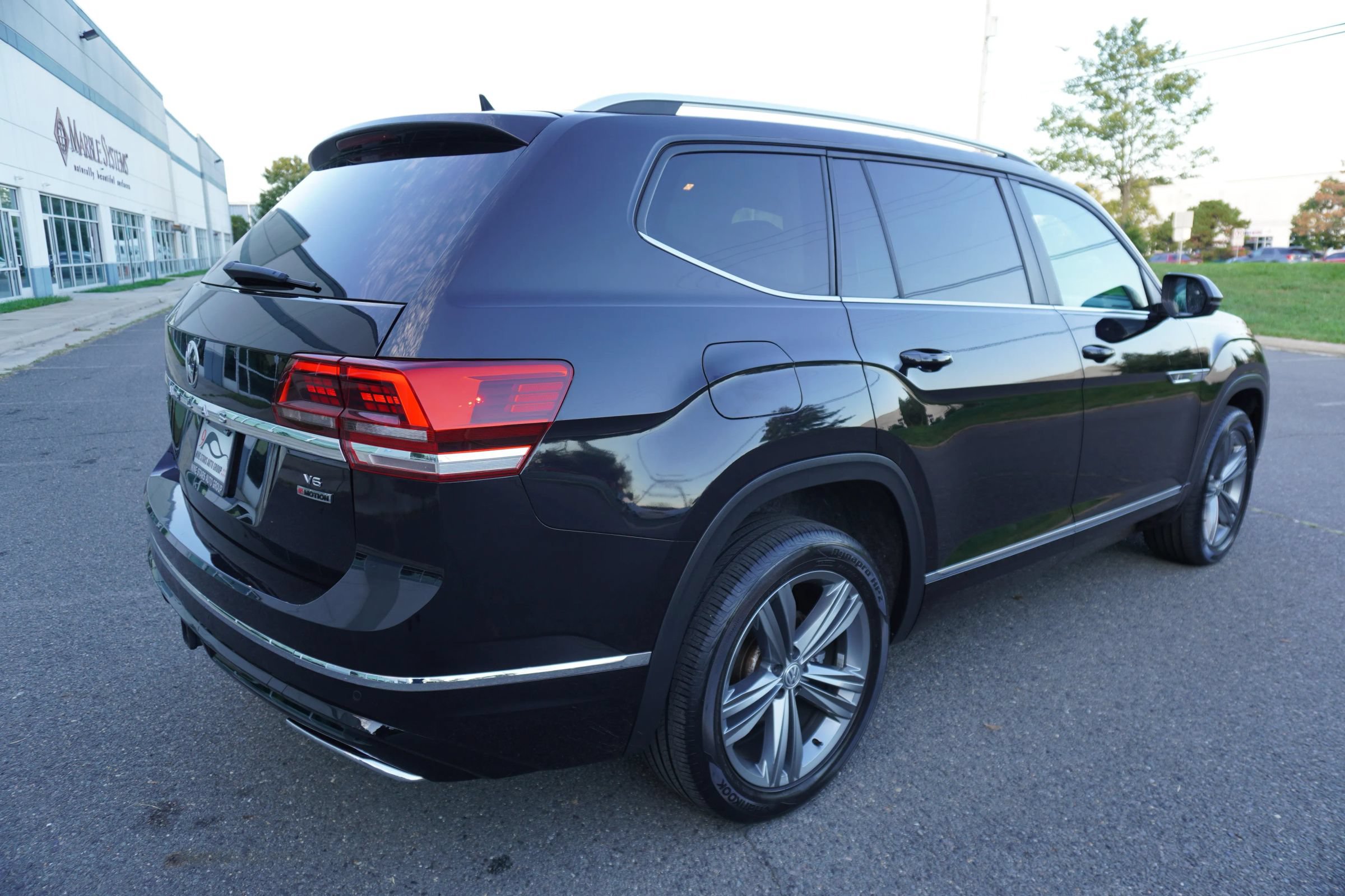 Used 2019 Volkswagen Atlas SEL R-Line AWD/4WD image 6
