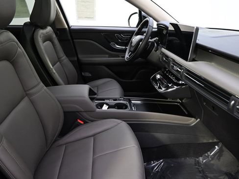 New 2026 Lincoln Corsair Premiere image 16