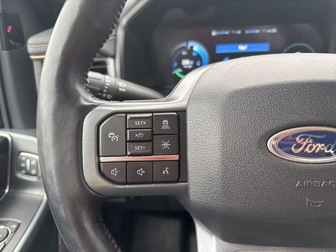 Used 2022 Ford F150 Lightning Lariat image 30