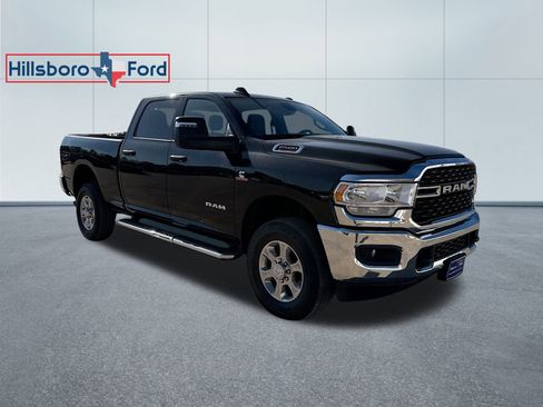 Used 2023 RAM 2500 Big Horn w/ Level 1 Equipment Group image 4