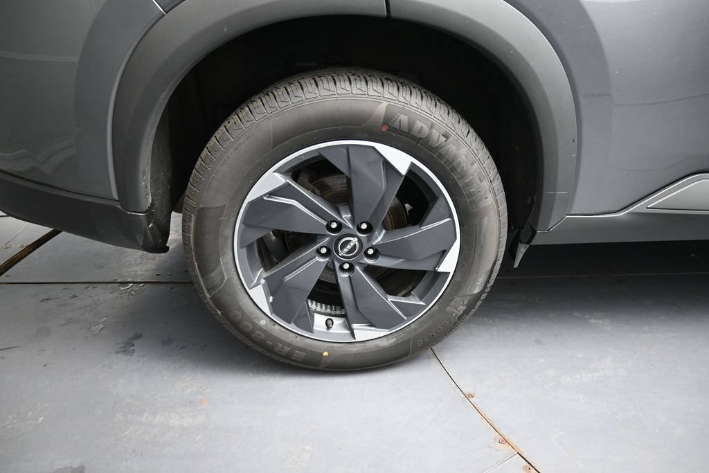 Used 2024 Nissan Rogue SV FWD image 16