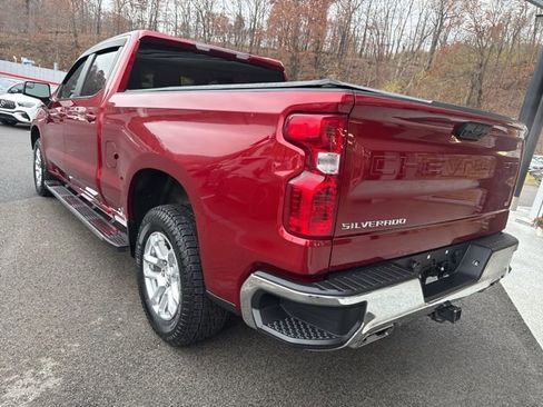 Used 2023 Chevrolet Silverado 1500 LT w/ Z71 Off-Road Package AWD/4WD image 3