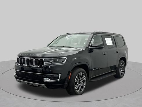 Used 2024 Jeep Wagoneer Series II w/ Flexible Seating Group AWD/4WD image 2