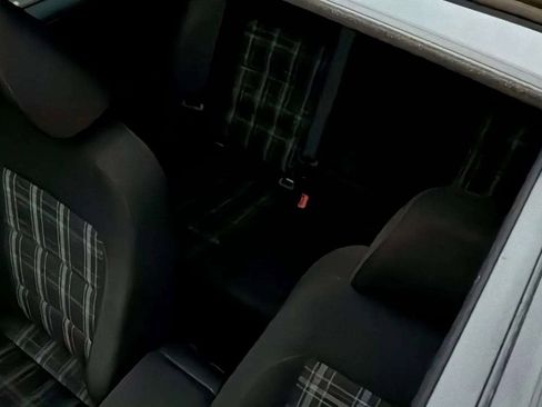 Used 2011 Volkswagen Golf 4-Door image 21