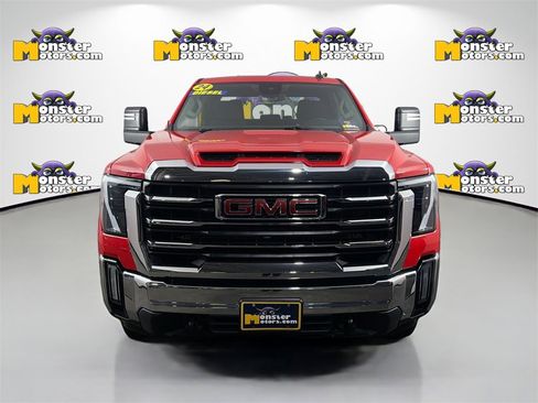 Used 2024 GMC Sierra 2500 SLE image 2