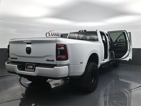 Used 2024 RAM 3500 Laramie w/ Night Edition image 33