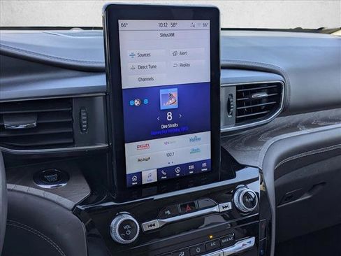 Used 2023 Ford Explorer Platinum w/ Technology Package image 15