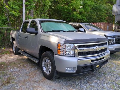 Used 2010 Chevrolet Silverado 1500 LT w/ Power Pack Plus AWD/4WD image 4