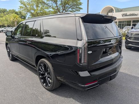 Used 2026 Cadillac Escalade ESV Platinum Sport w/ LPO, ONYX Package AWD/4WD image 3
