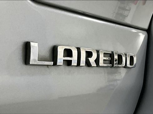 Used 2024 Jeep Grand Cherokee Laredo RWD image 10