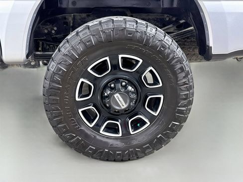 Used 2024 Ford F250 Platinum AWD/4WD image 33