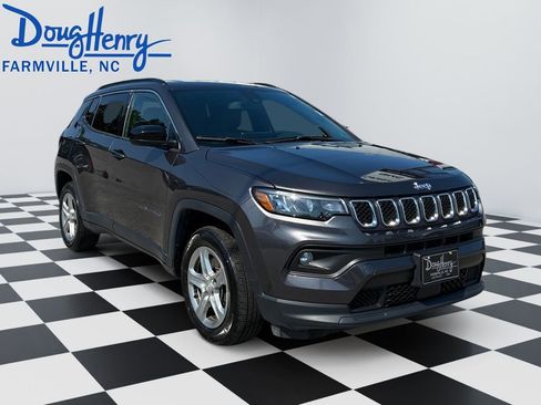 Used 2024 Jeep Compass Latitude AWD/4WD image 7