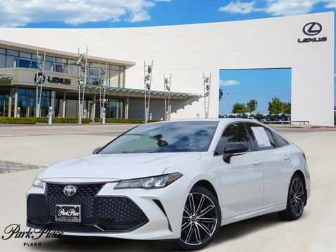 Used 2020 Toyota Avalon XSE image 1