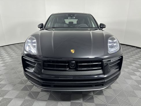 Certified 2025 Porsche Macan image 10
