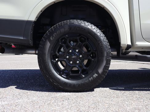 Used 2025 Ford Ranger Lariat w/ FX4 Off-Road Package image 12