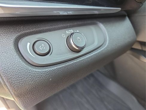 Used 2024 Buick Envista Sport Touring w/ Convenience II Package FWD image 11