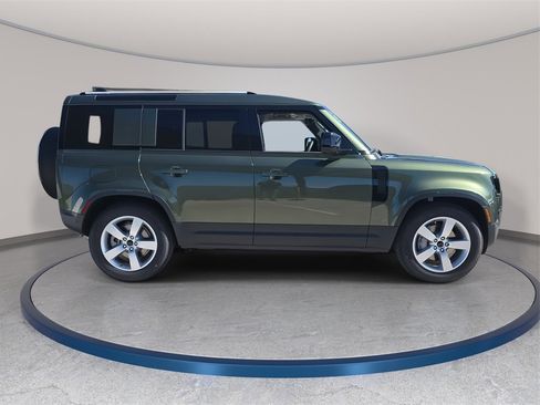 New 2026 Land Rover Defender 110 S image 4