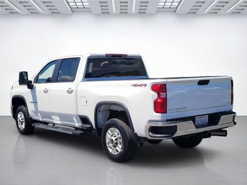 Used 2025 Chevrolet Silverado 2500 LT w/ Convenience Package AWD/4WD image 6