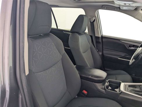 Used 2021 Toyota RAV4 XLE w/ Convenience Package FWD image 31