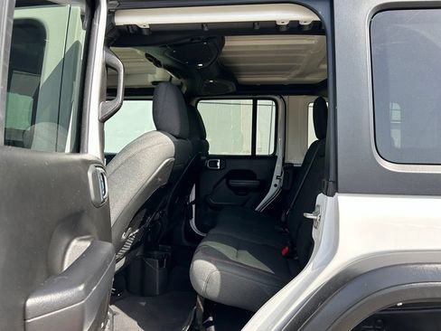 Used 2024 Jeep Wrangler Unlimited Rubicon AWD/4WD image 43